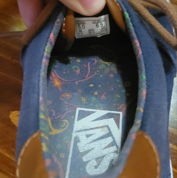 Canvas & Leather Vans - Picture 6 of 9